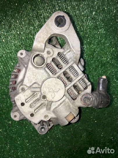 Генератор EJ18 Subaru Legacy BC3 23700AA180