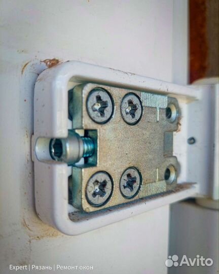 Мастер по ремонту пластиковых окон