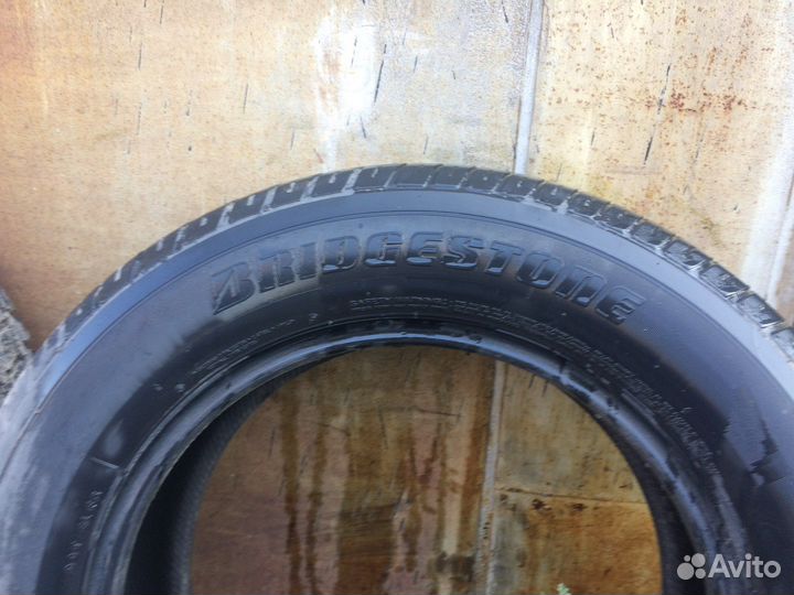 Bridgestone Dueler H/T D687 225/65 R17