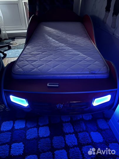 Детская кровать машина с матрасом