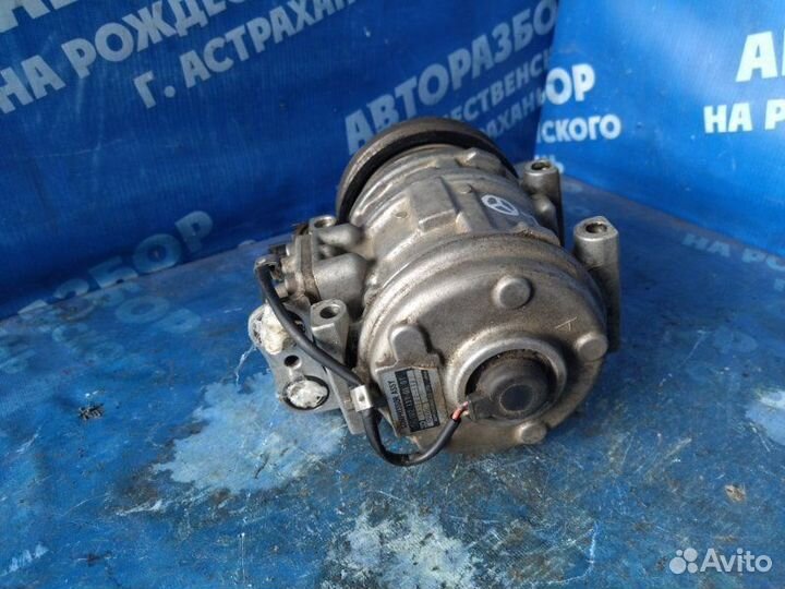 Компрессор кондиционера Mercedes-Benz W190 седан