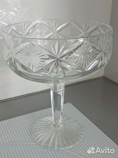 Хрустальная ваза / кофетница на ножке