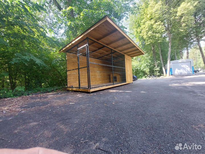 Мангал с крышей, качели, беседки