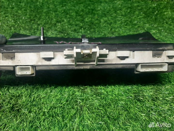 В наличии: Панель приборов Toyota Corolla IX E120