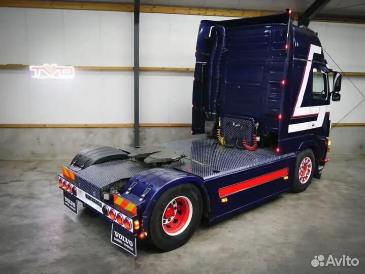 Pазбираем грузовик Volvo FH 2001-2005