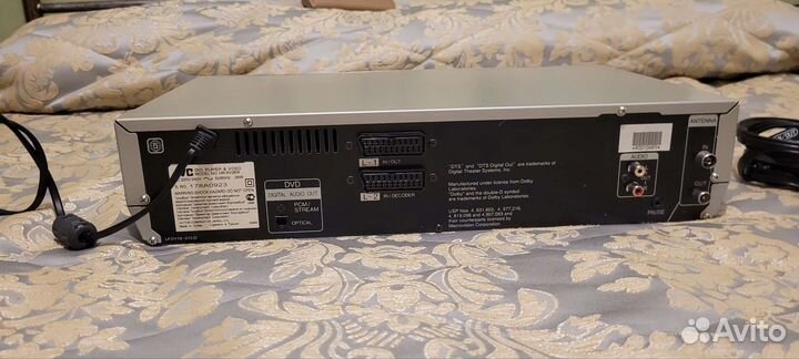 Видеомагнитофон JVC