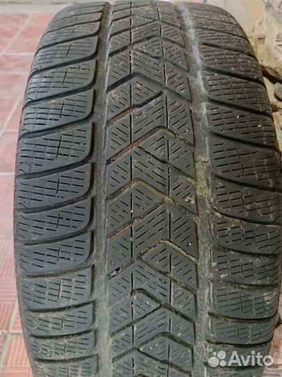 Pirelli Scorpion Winter 255/40 R21