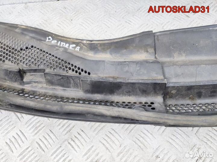 Решетка стеклоочистителя Nissan Primera 66863AU310