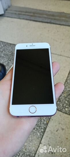 Телефон iPhone 6s