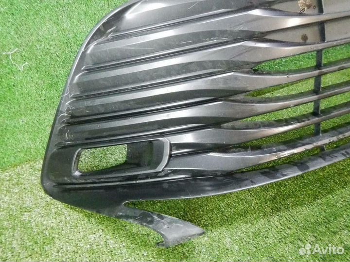 Решетка переднего бампера Toyota Camry xv70 (2018