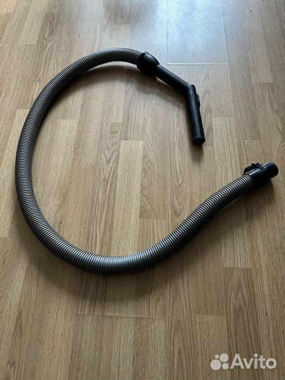 Шланг и щетка для пылесоса