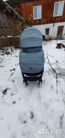 Прогулочная коляска новая