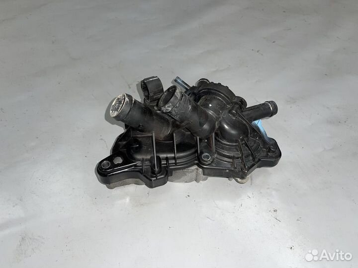 Помпа, корпус термостата Skoda Octavia cjza 1.2