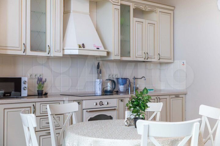 3-к. квартира, 95 м², 3/17 эт.