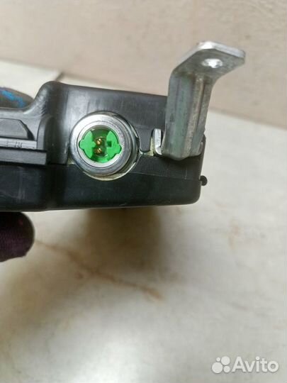 Подушка безопасности в сиденье переднее