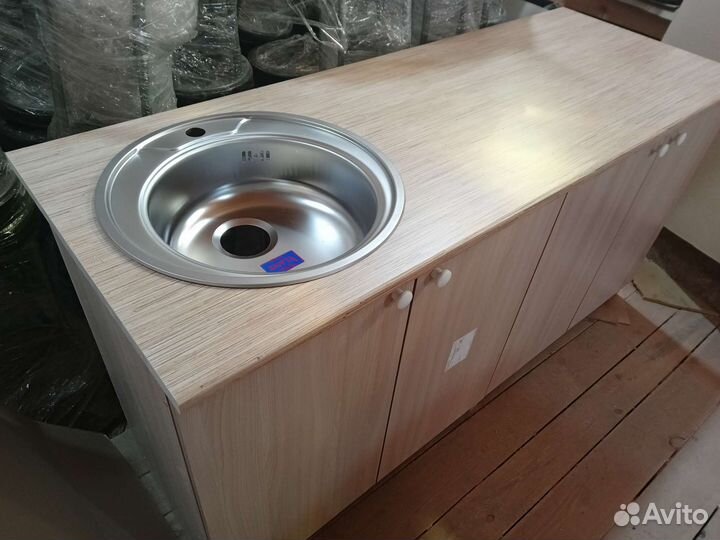 Кухонный гарнитур 1.6 новый