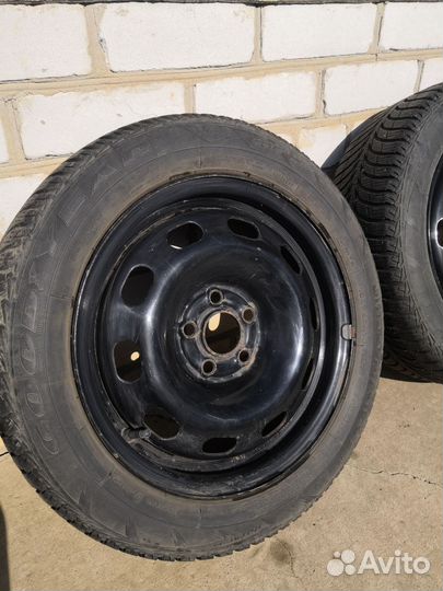 Goodyear UltraGrip Ice 185/60 R15 88T