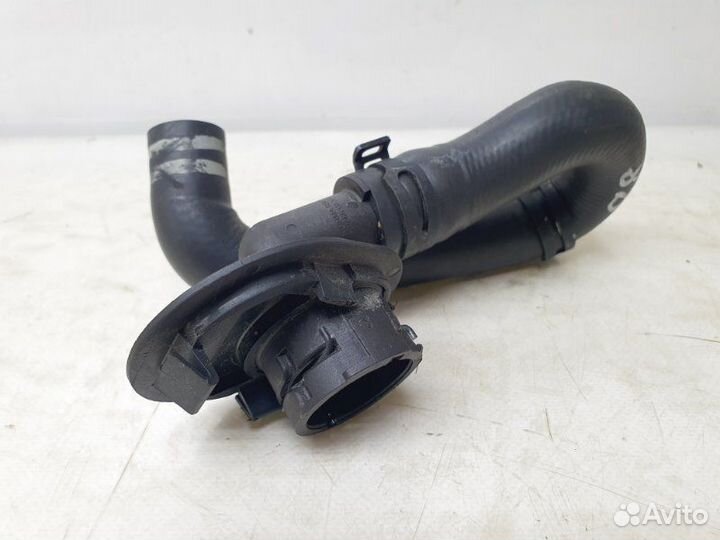 Патрубок системы охлаждения Mercedes-Benz C W204