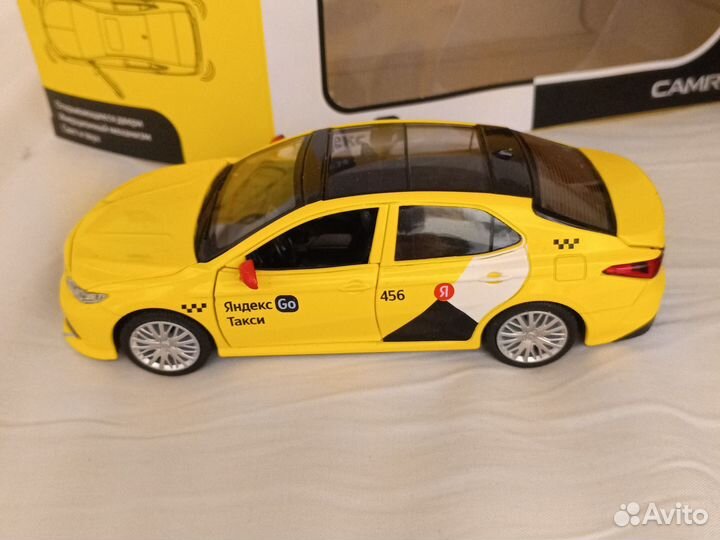 Коллекционная машинка от Яндекс такси