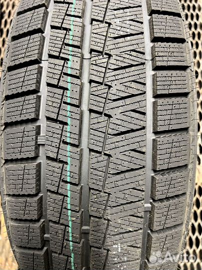 Kapsen SnowShoes AW33 245/60 R18 135U