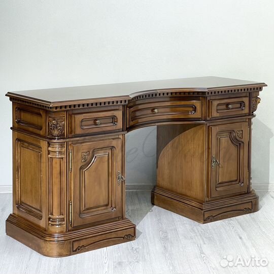 Румынский туалетный стол Кристина. Массив дерева