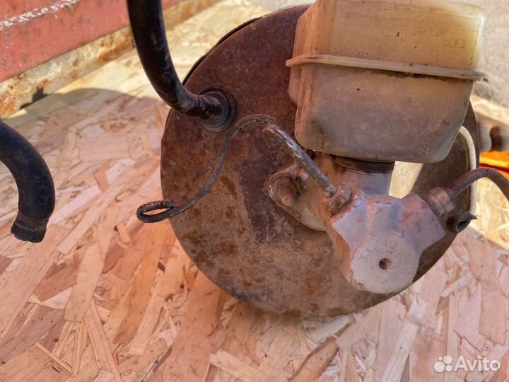 Вакуумный усилитель тормозов passat b3