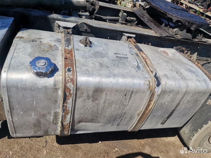 Бак топливный алюминий 145/70/60 600л