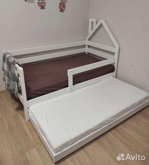 Детская кровать домик