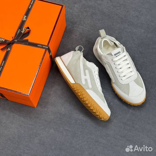 Женские кроссовки Hermes