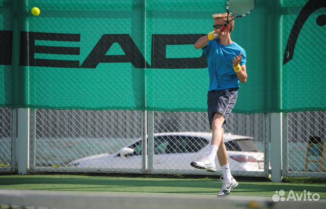 Тренер по теннису, спарринг-партнер