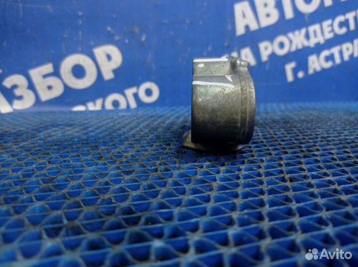 Кронштейн опоры двигателя Opel Astra H купе 2005