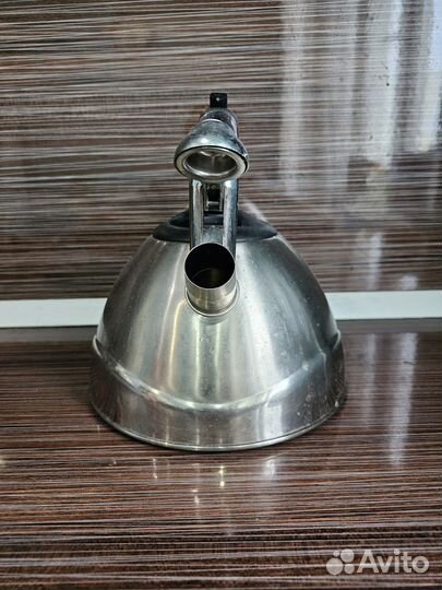 Чайник эмалированный со свистком
