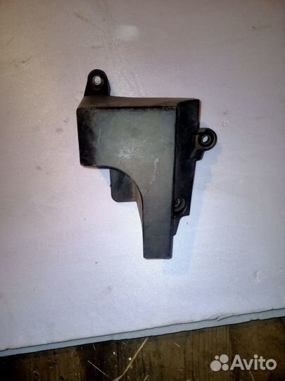 Крышка,кожух генератора toyota mark2