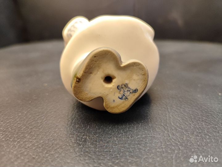 Фарфоровая статуэтка-Зима,ссср,лфз,идеальная,9см