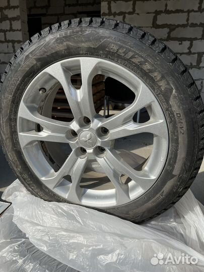 Bridgestone Blizzak DM-V2 225/55 R18 98T