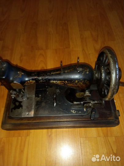 Швейная машина Зингер ручная