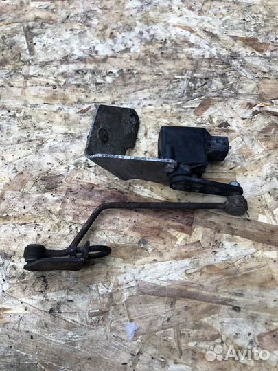 Датчик уровня кузова мерседес 211 mercedes w211