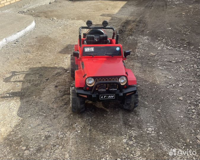 Детский электромобиль jeep wrangler