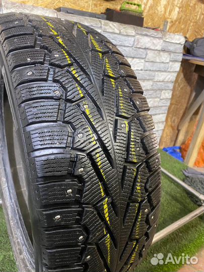 Pirelli Ice Zero 245/45 R20