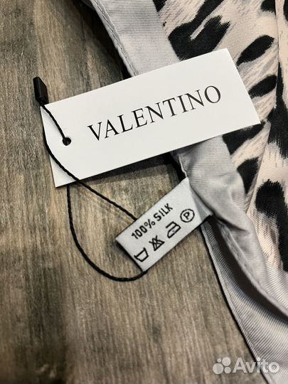 Шелковый платок шаль Valentino пудровый новый