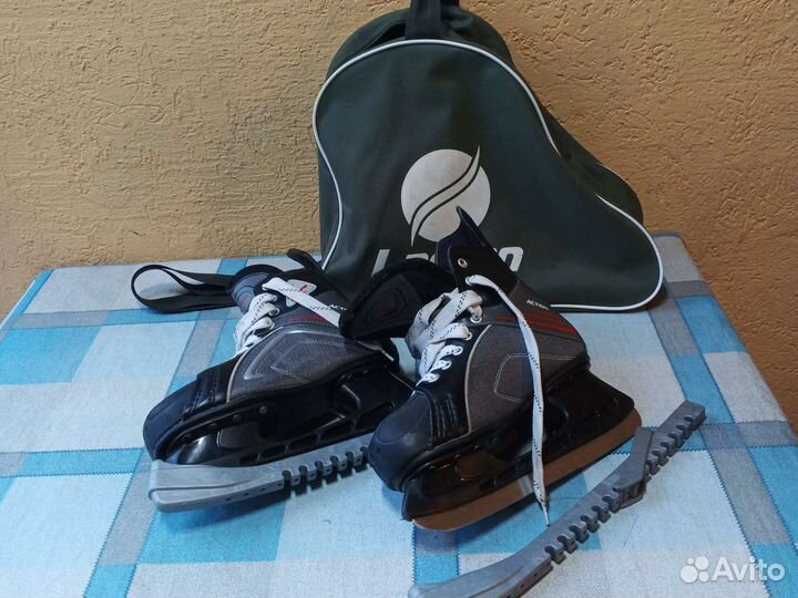 Коньки хоккейные 40 размер