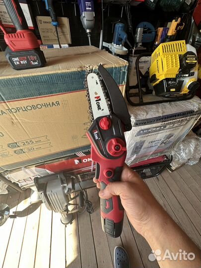 Акамуляторный цепной сучкорез