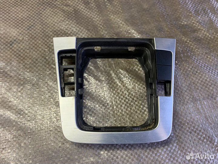 Рамка обрамление кулисы Volkswagen Passat CC 2011