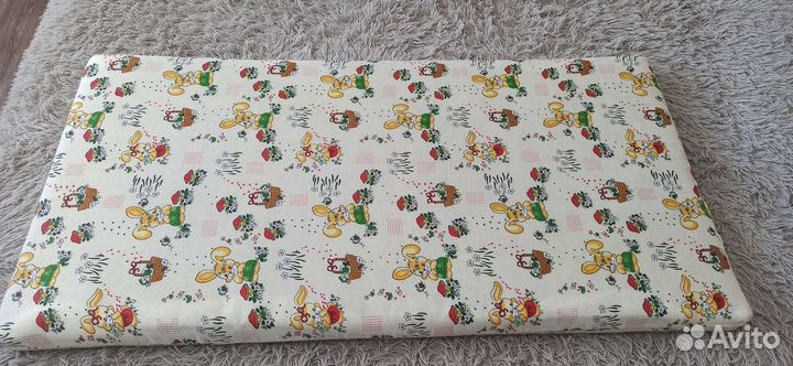 Детская кроватка с маятником