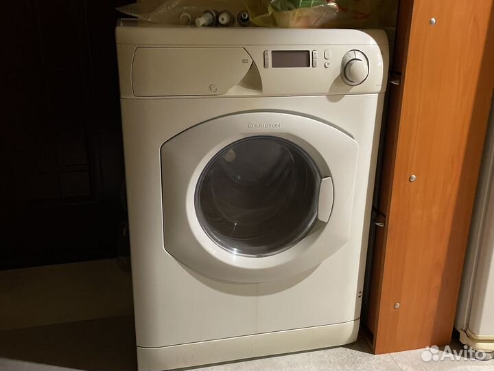 Стиральная машина Ariston AVD109