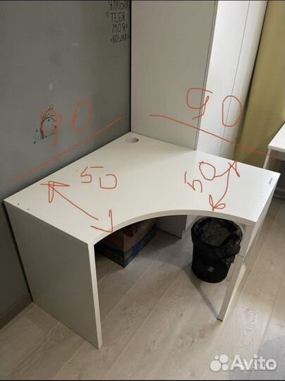 Угловой письменный стол