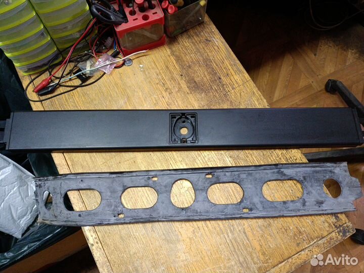 Накладка правого рейлинга Renault Duster