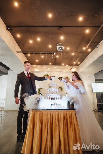 Горка шампанского, Пирамида из бокалов