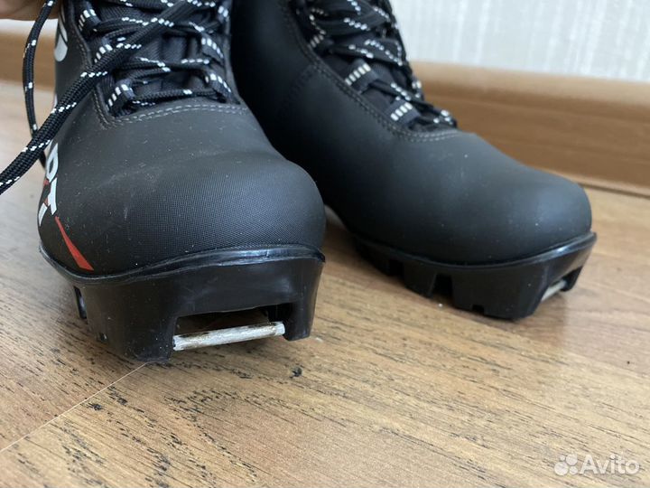 Ботинки лыжные