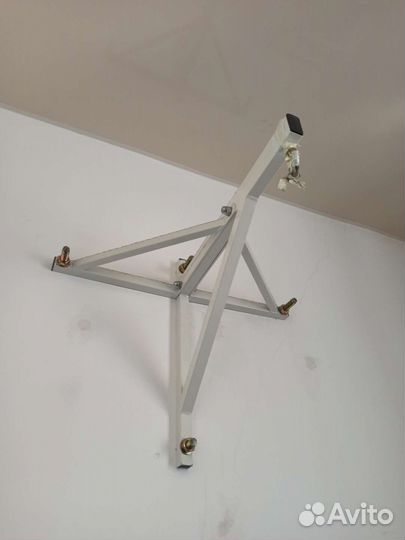 Кронштейн для боксерского мешка